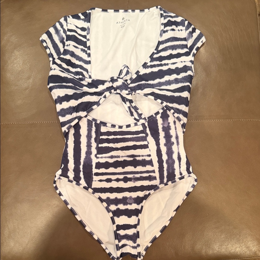 Athleta Navy and White Tie-Dye One Piece Swimsuit